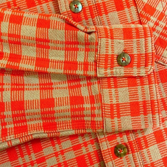 UNDEFEATED PLAID RED LONG SLEEVE SHIRT.SIZE-XL - Picture 4 of 8
